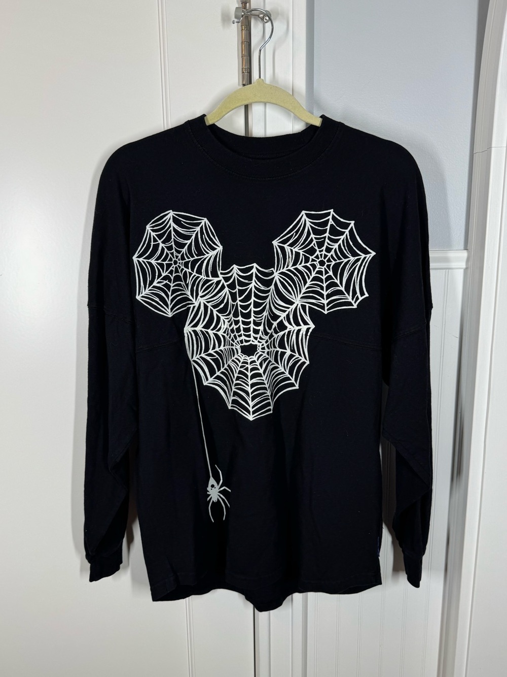Disney Spirit Jersey Halloween Boo Crew Spiderweb Mickey Head Size Small spooky
